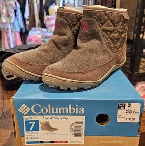 New With Box Columbia Crystal Shorty Slip Waterproof Women's Slip-On Boots Sz 7